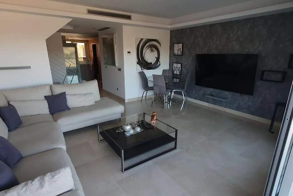 Avalon-Penthouse Marbella-2 Bed 2 Bathrooms Benahavis Apartment